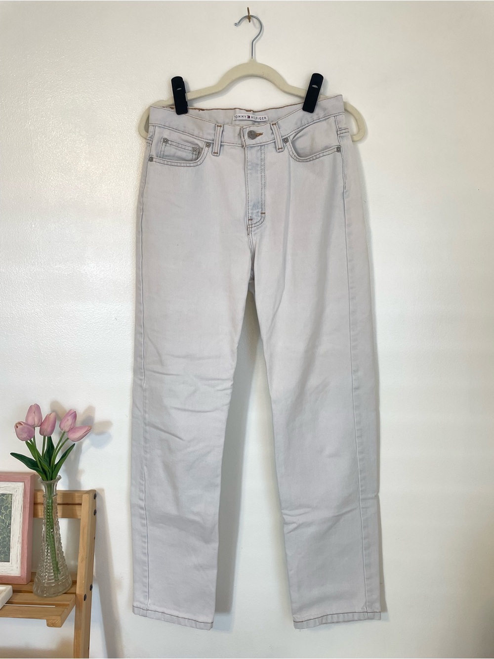 Tommy Hilfiger light wash straight leg jeans 29 waist